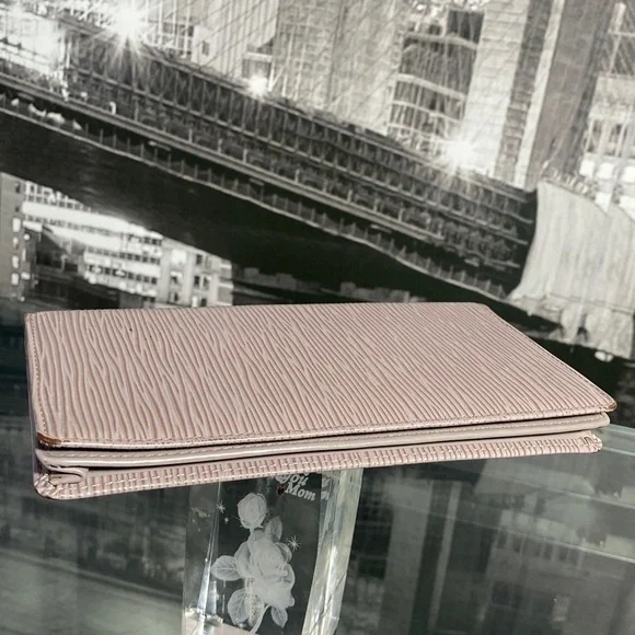 Authentic Rare Louis Vuitton Epi Checkbook Holder Wallet - Picture 14 of 15